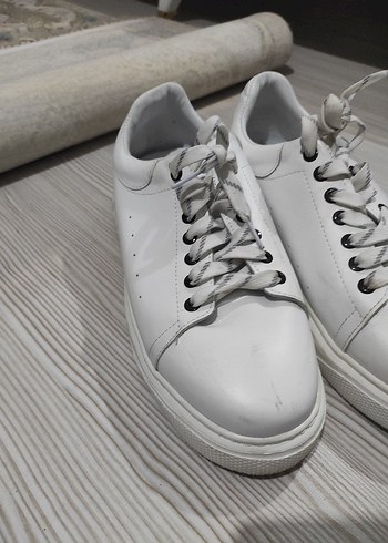 erkek  Spor Ayakkabı bir iki kere giyildi çok temiz 44 numara - Görsel 2