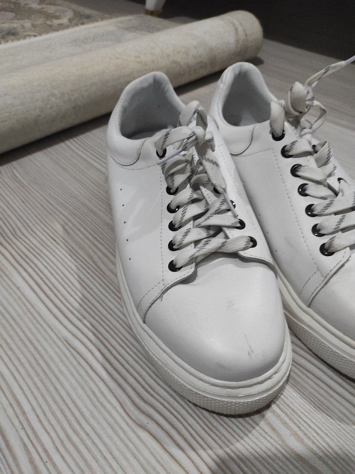 erkek  Spor Ayakkabı bir iki kere giyildi çok temiz 44 numara - Görsel 2