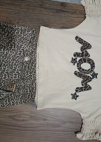 Kız Çocuk Leopar Desenli Kemerli Tişört - Görsel 2