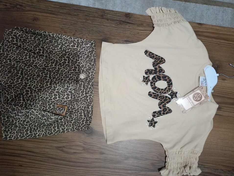 Kız Çocuk Leopar Desenli Kemerli Tişört - Görsel 5