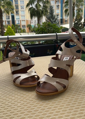 DERİNET Bej Yılan Desenli Tokalı Kadın Topuklu Sandalet 38numara - Görsel 7