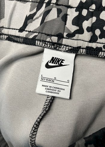 Gri Kamuflaj Desenli Nike tech Fleece çocuk L beden 147-158 - Görsel 3