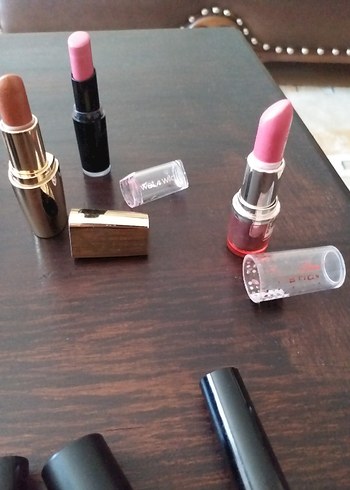 Diğer Pastel Nude Makyaj Paleti ve Ruj Seti