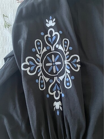 l Beden Kolları Nakışlı Tunik