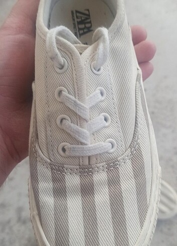 33 Beden beyaz Renk Zara erkek çocuk ayakkabı 
