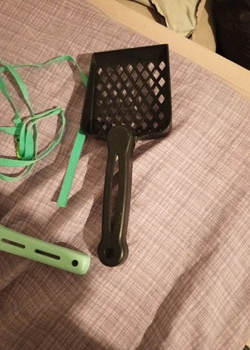 Yeşil Kedi Tuvalet Küreği ve Tasma Seti - Görsel 2