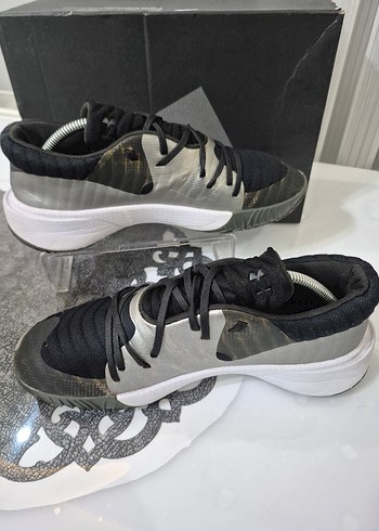 Gri Under Armour Erkek Koşu ve Antrenman Ayakkabısı - Görsel 3