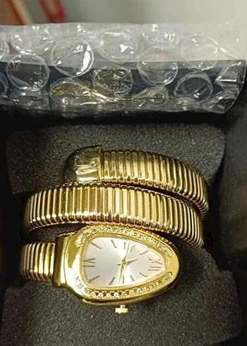 Klasik Şıklık Altın Kordonlu Kadın Saati - Görsel 3