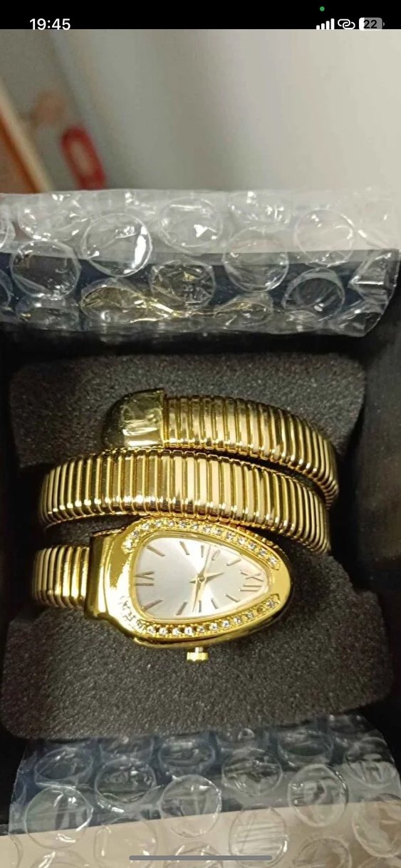 Klasik Şıklık Altın Kordonlu Kadın Saati - Görsel 3