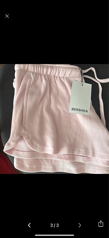l Beden Bershka gofre kumaşlı pembe şort
