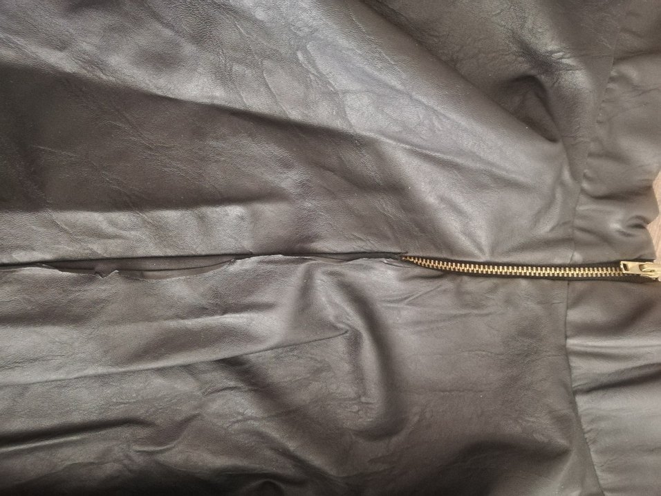 Koton Siyah Deri Kloş Mini Etek - Görsel 3