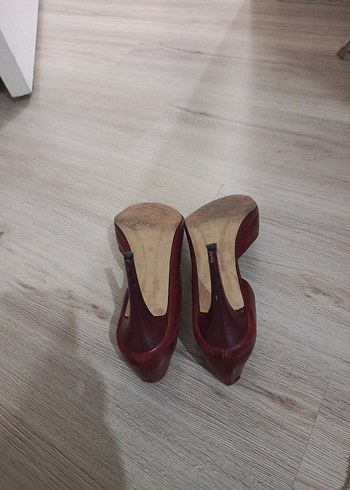 Bordo Deri Stiletto Kadın Ayakkabı içindeki bant izleridir - Görsel 4