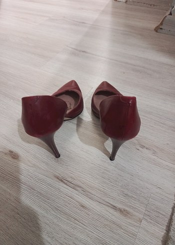 Bordo Deri Stiletto Kadın Ayakkabı içindeki bant izleridir - Görsel 3