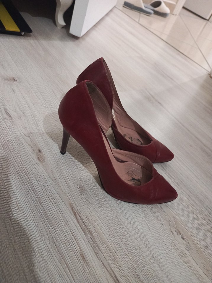 Bordo Deri Stiletto Kadın Ayakkabı içindeki bant izleridir - Görsel 2