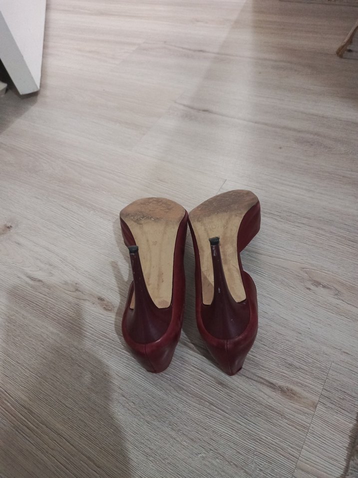 Bordo Deri Stiletto Kadın Ayakkabı içindeki bant izleridir - Görsel 4