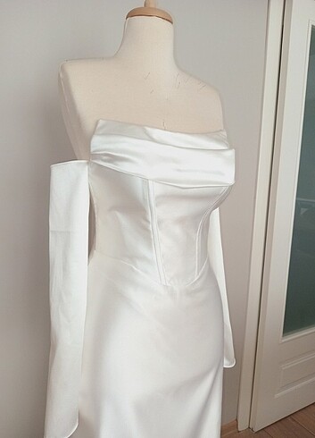 Beyaz saten  balık elbise - Görsel 3