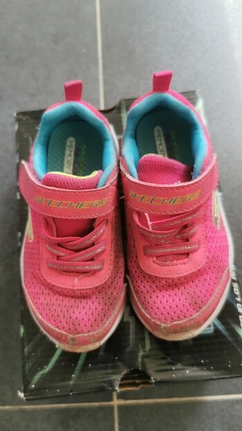 Skechers