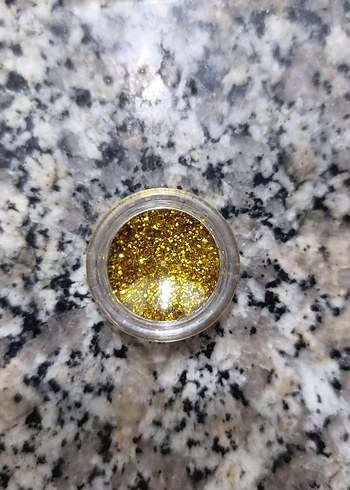 Altın Parlak Tırnak Süsü - Görsel 2