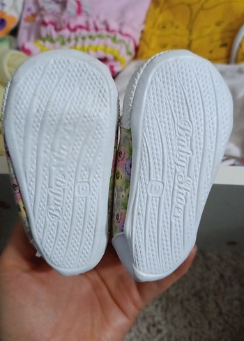 Çiçek Desenli İlk Adım Kız Ayakkabısı - Görsel 3