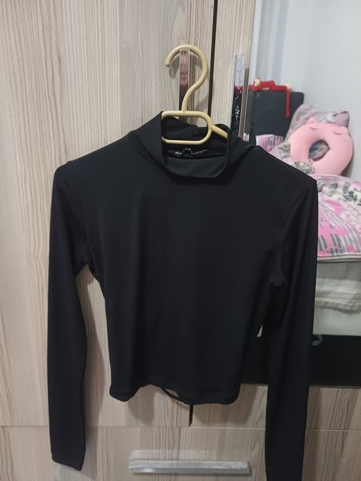 Siyah Beli Açık Crop Bluz - Uzun Kollu - Görsel 3