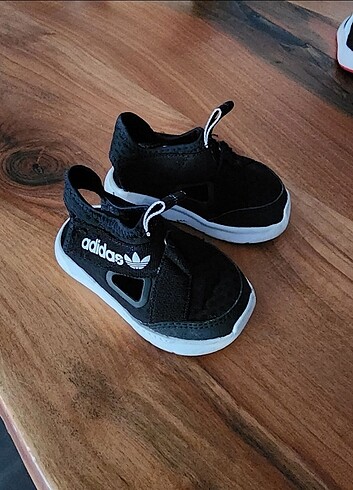 23 Beden siyah Renk Adidas erkek bebek sandalet