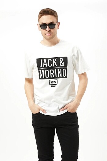 Beyaz Renk Sıfır Yaka Oversize T-shirt