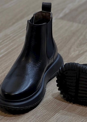 Siyah Erkek Sokak Stili Bot - Görsel 3