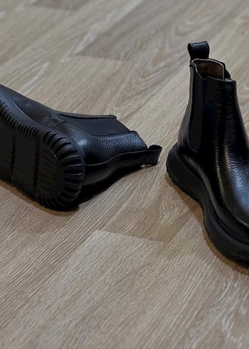 Siyah Erkek Sokak Stili Bot - Görsel 2