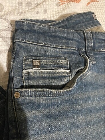 34 Beden Mavi erkek jean