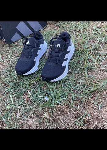 38 Beden siyah Renk Adidas Erkek Siyah Koşu ve Antrenman Ayakkabısı