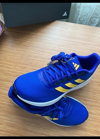 Adidas 42 numara 