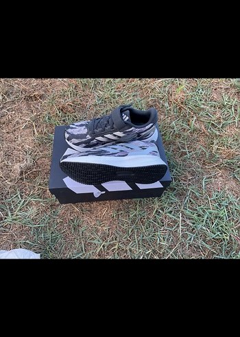 35 Beden Adidas Erkek Çocuk Gri Desenli Sneaker