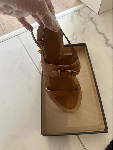 Massimo Dutti Taba sandalet