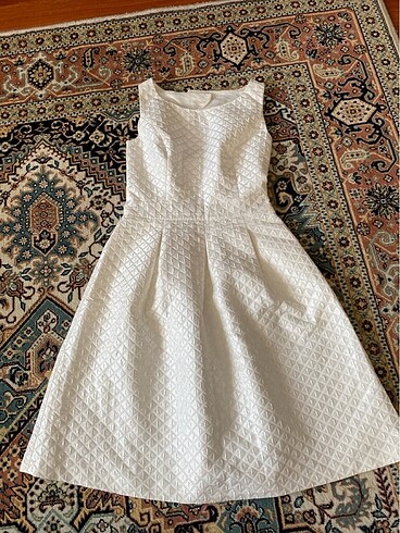 Zara Hallhuber marka Beyaz elbise söz nişan isteme nikah elbisesi ola
