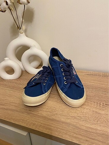 Mavi superga