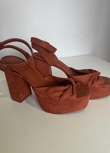 39 Beden Stradivarius topuklu ayakkabı