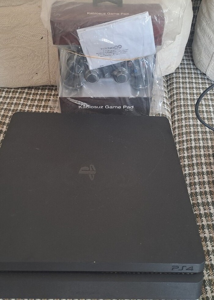 Ps 4  konsolosu - Görsel 2