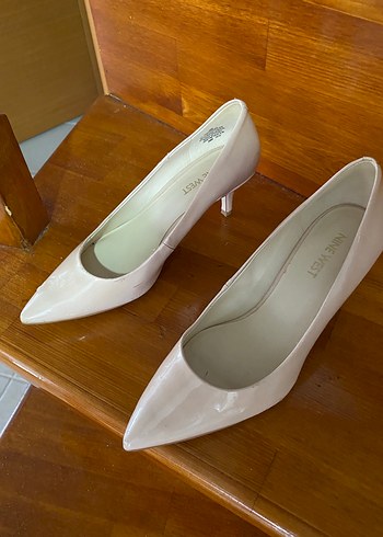 Nine West İnce Topuklu Krem Topuklu