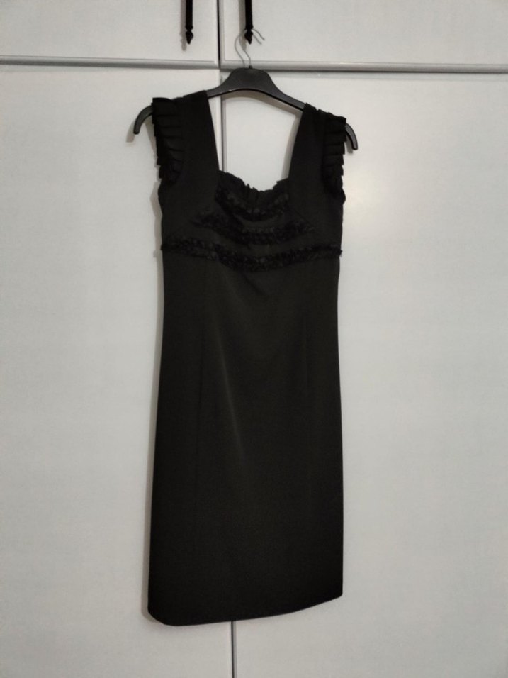 Kısa Kollu Siyah Fırfırlı Gotik Elbise - Görsel 2