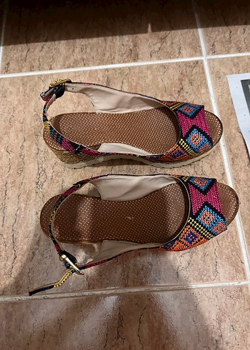 Renkli Bohem Dolgu Topuklu Kadın Sandalet - Görsel 2
