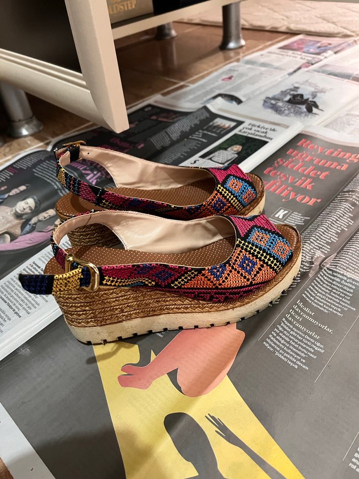 Renkli Bohem Dolgu Topuklu Kadın Sandalet - Görsel 4