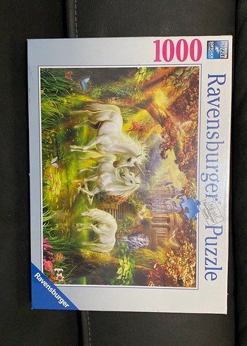 Ravensburger 1000 Parça At Temalı Puzzle