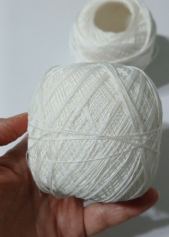 Beyaz El İşi İpliği Topları 60 numara parlak ip 2 si 200tl - Görsel 2