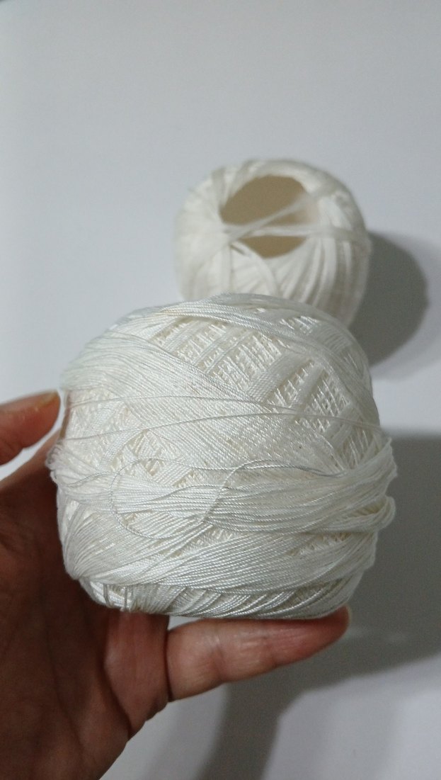 Beyaz El İşi İpliği Topları 60 numara parlak ip 2 si 200tl - Görsel 4