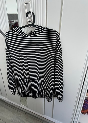 Uzun Kollu Siyah Çizgili Kadın Sweatshirt