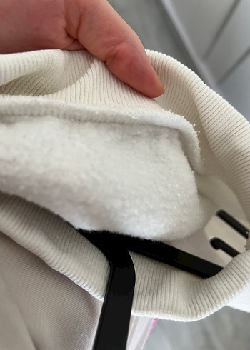 l Beden Beyaz Yumuşak Kumaşlı Yüksek Yakalı Kadın Sweatshirt