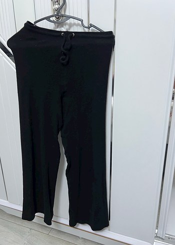 Siyah Kemerli Kadın Kumaş Pantolon