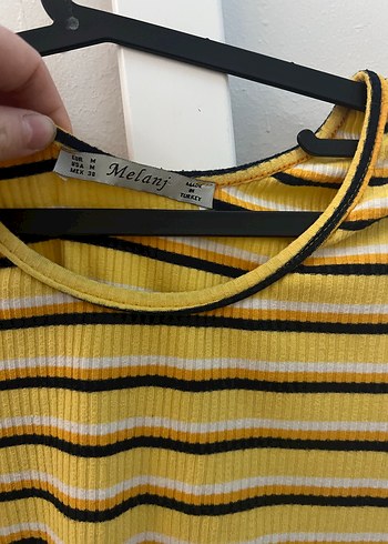 Sarı Çizgili Kız Çocuk Fırfırlı Tişört - Görsel 2