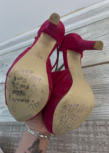 Kırmızı Süet Fiyonklu Yüksek Topuklu Kadın Ayakkabı - Görsel 6