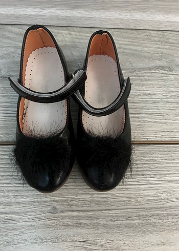 Kız Çocuk Siyah Tüylü Babet Ayakkabı - Görsel 2